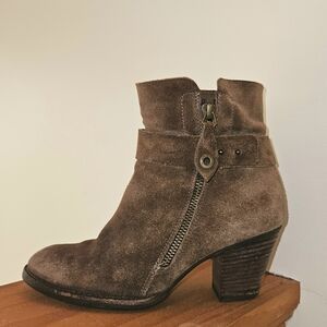 Paul Green Dallas Suede Earth Brown Booties Size 5